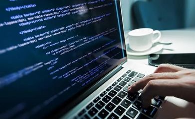 中國最小黑客汪正揚 8歲學編程，用鍵盤敲出不一樣童年